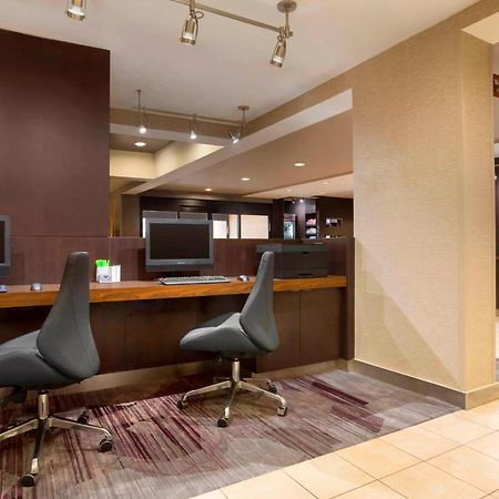 Courtyard By Marriott Champaign Hotel Exterior foto